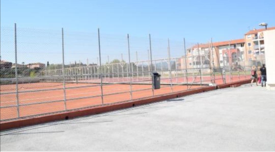 Appartement Au Lagon Bleu A Frejus, Garage, Tennis & Piscine 1200 M2 ภายนอก รูปภาพ