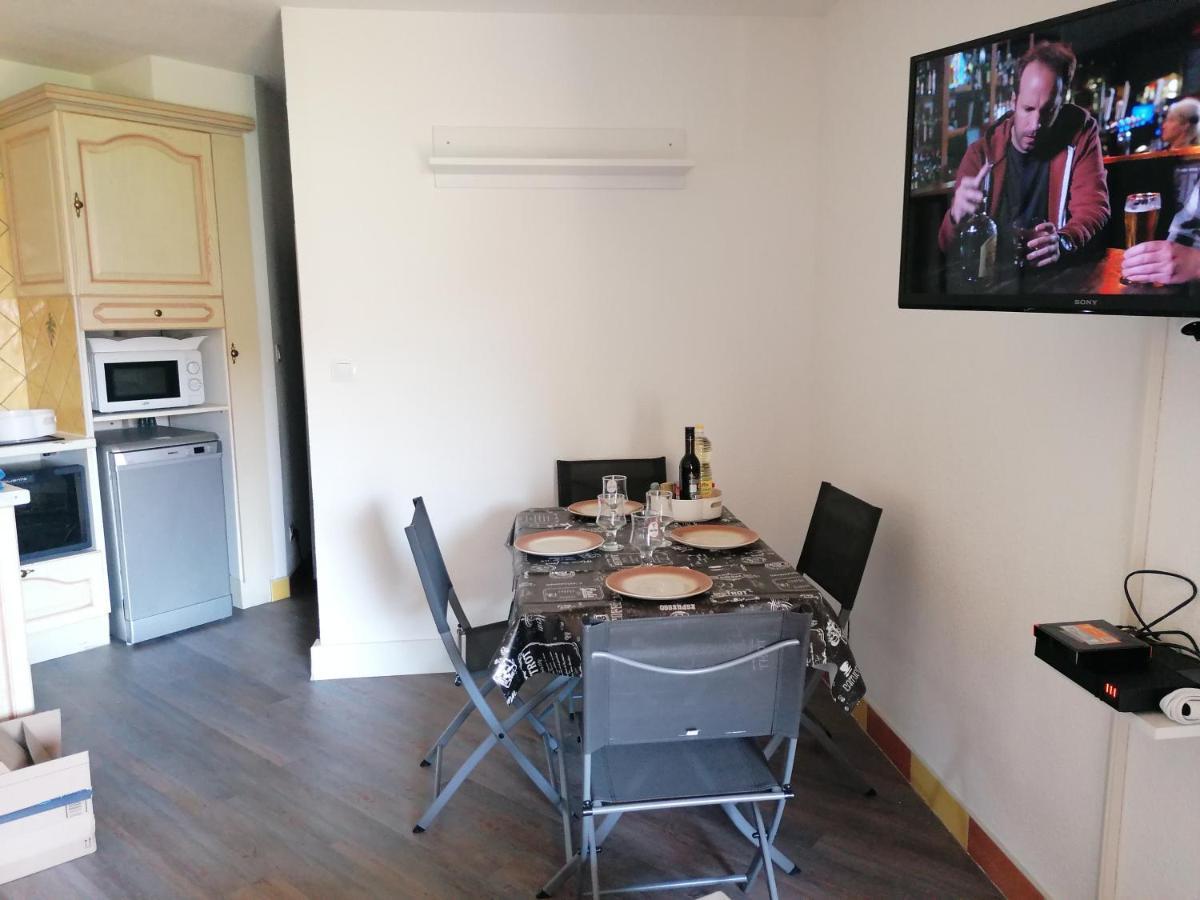 Appartement Au Lagon Bleu A Frejus, Garage, Tennis & Piscine 1200 M2 ภายนอก รูปภาพ