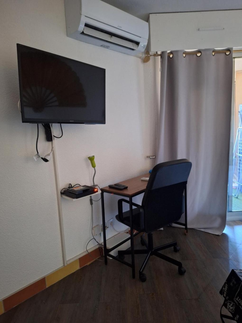 Appartement Au Lagon Bleu A Frejus, Garage, Tennis & Piscine 1200 M2 ภายนอก รูปภาพ